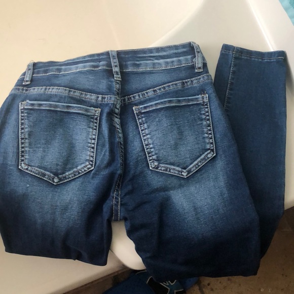 Jeans - Picture 1 of 2